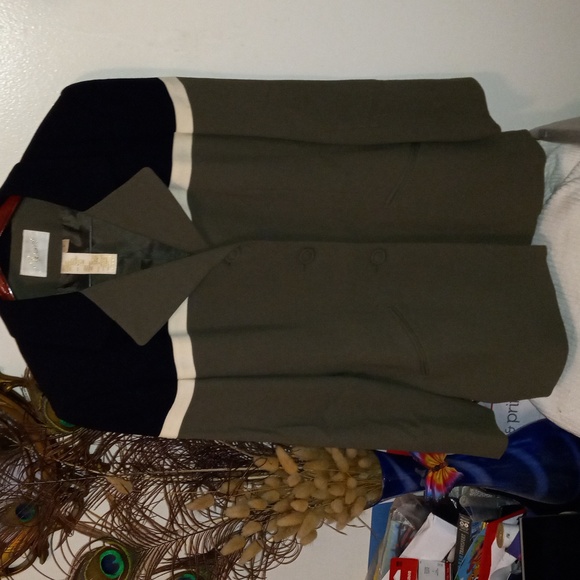 coat - Picture 1 of 5